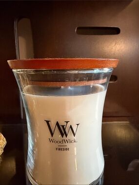 Woodwick Cream Candle with Brown Wooden Lid